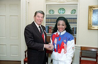 Florence Griffith junto al presidente Ronald Reagan