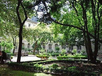 Vista de la cour aux Ernests en la Escuela Normal Superior de París