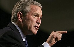 Fotografía de George W. Bush relacionada con la participación electoral en Estados Unidos