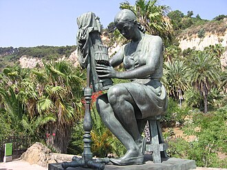 La encajera de Josep Viladomat situada en el Parque de Montjuic en Barcelona