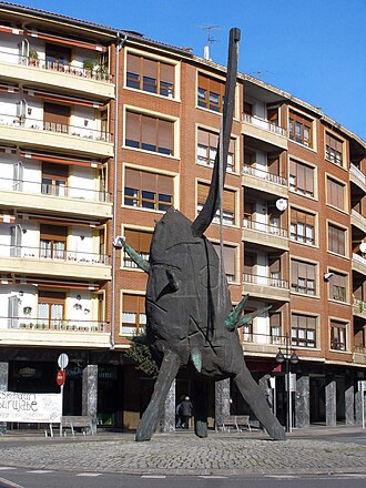 Escultura urbana de bronce en Amorebieta-Echano