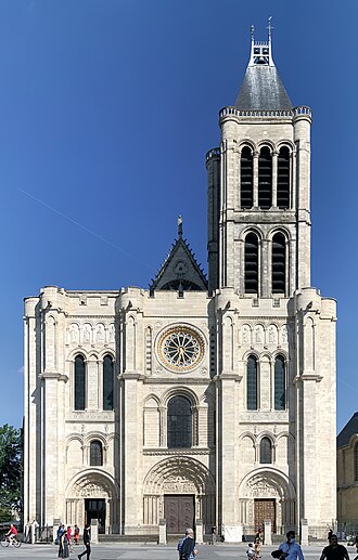 Fachada de la Basílica de Saint-Denis
