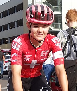 Retrato de la ciclista suiza Noemi Rüegg