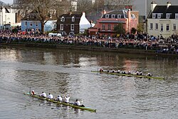 La regata Oxford-Cambridge en el Támesis.