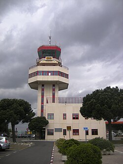 Torre de control actual del aeropuerto civil