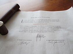 Imagen de la laurea de Federico Faggin otorgado por la Universidad de Padua