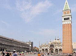 Plaza de San Marcos con la Basílica y el Campanile