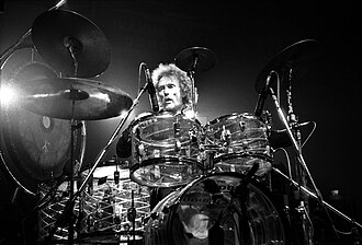 Ginger Baker en la batería