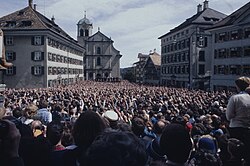 Asamblea popular al aire libre en un cantón suizo