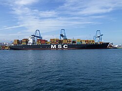 Buque portacontenedores MSC Sindy operando en el Puerto de La Luz.