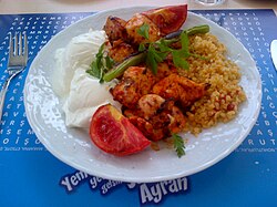 Brochetas de pollo marinadas a la parrilla