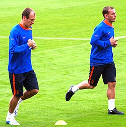 Sneijder junto a Arjen Robben durante una sesión de entrenamiento con la selección de los Países Bajos