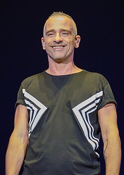 Retrato informador sobre Eros Ramazzotti