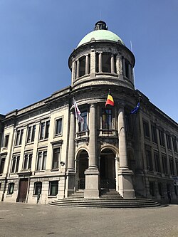 Vista general o escudo representativo vinculado al municipio de Molenbeek-Saint-Jean.