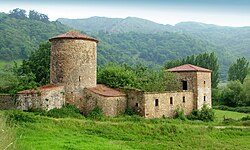 Torre Muñíz y palacio Bernaldo de Quirós
