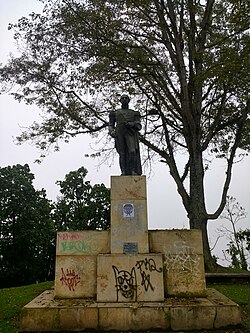 Monumento a Reyes en Manizales