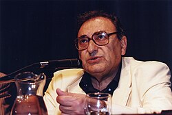 Retrato del escritor Juan José Saer.
