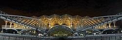 Fachada principal de la estación Gare do Oriente en Lisboa