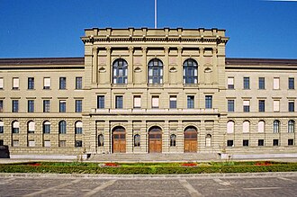 Edificio principal de la Escuela Politécnica Federal de Zúrich