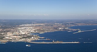 Vista panorámica general del puerto de Sines
