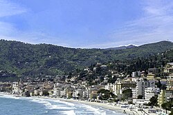 Vista general de Alassio y su entorno costero