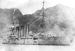 SMS Dresden en la bahía de Cumberland