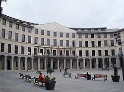 Herriko Plaza y ayuntamiento