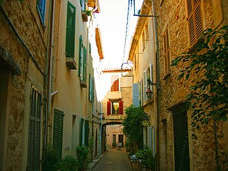 Calle tradicional de Antibes
