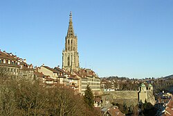 Vista de la catedral de Berna desde el puente de Kirchenfeld