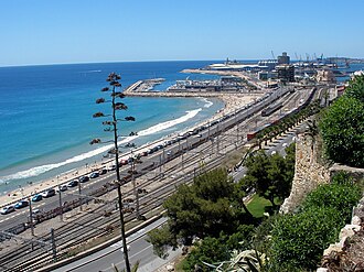 Vista general del puerto de Tarragona y su entorno marítimo.