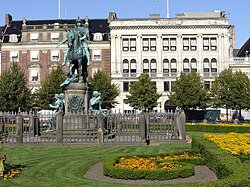 Primer plano de la estatua ecuestre