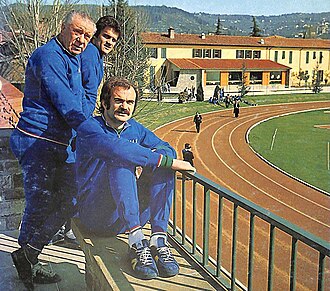 Ferruccio Valcareggi, Fabio Capello y Sandro Mazzola en el centro técnico de la FIGC en 1974.
