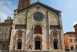 Fachada de la catedral de Piacenza