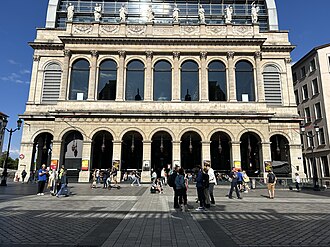 Fachada y estructura exterior de la Ópera de Lyon