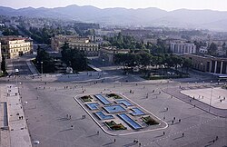 La plaza Skanderbeg de Tirana en 1988