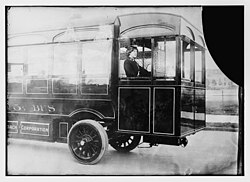 Autobús eléctrico Edison de la corporación Coach en 1915