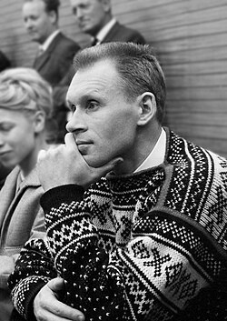 Retrato oficial de Oleg Protopopov