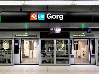 Vista general de un andén en la estación de Gorg