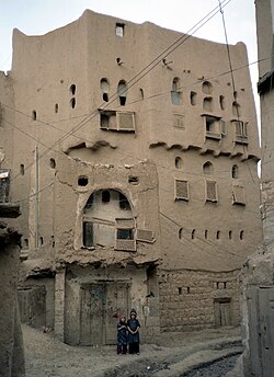 Casa de barro en Amran, Yemen