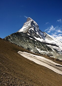 Capas de roca visibles en el Cervino