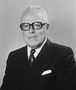 Pierre Graber retratado en 1971 durante su etapa política