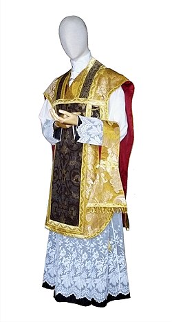 Casulla tradicional de corte romano