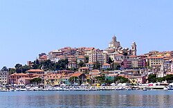 Vista panorámica de la costa de Imperia