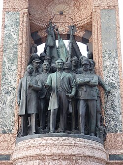 Monumento a la República en Estambul.
