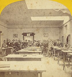 Carta estereográfica que muestra el estudio de dibujo mecánico del MIT en el siglo XIX.