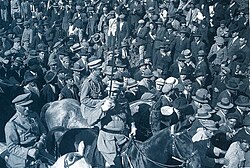 Desfile militar capturado por Joshua Benoliel en mayo de 1926