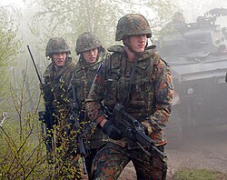 Militares alemanes participando en un ejercicio de entrenamiento en Bosnia-Herzegovina.