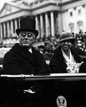 Roosevelt y su mujer Eleanor el día de la investidura