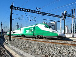 Tren laboratorio realizando pruebas técnicas sobre una línea ferroviaria.