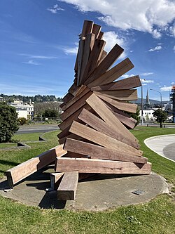 Escultura abstracta titulada Toroa creada por Peter Nicholls en Dunedin, Nueva Zelanda.